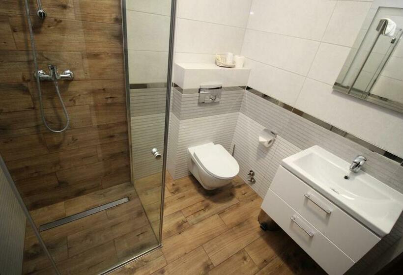 غرفة قياسية, Złote Arkady