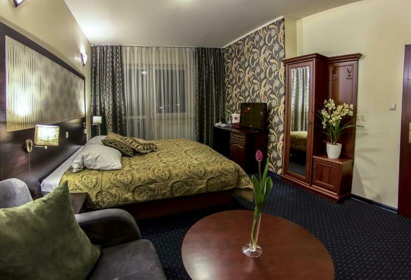 غرفة قياسية, Złote Arkady