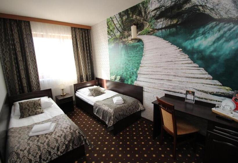 غرفة قياسية فردية, Złote Arkady