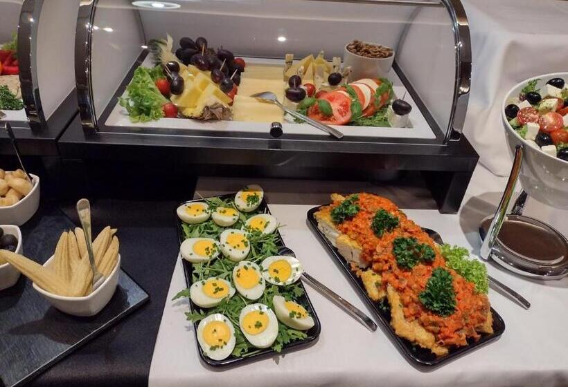 غرفة قياسية فردية, Złote Arkady