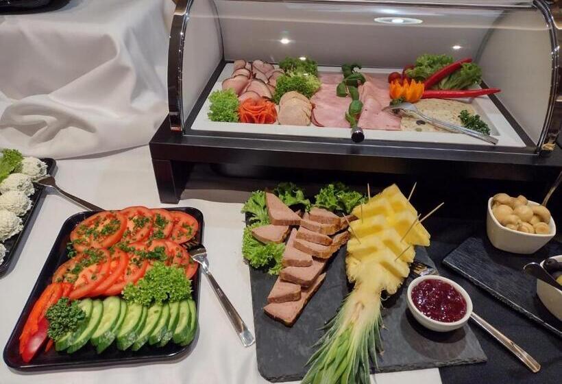 غرفة قياسية فردية, Złote Arkady