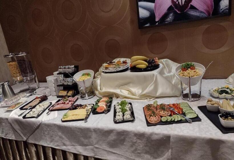 غرفة قياسية فردية, Złote Arkady