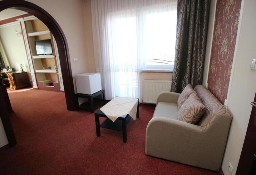 شقة غرفة واحدة, Złote Arkady