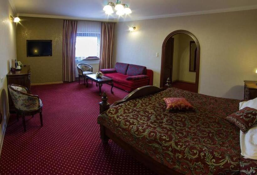 جناح, Złote Arkady