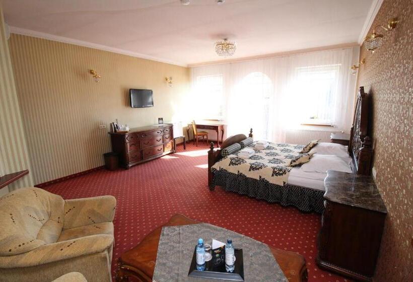 شقة غرفة واحدة, Złote Arkady