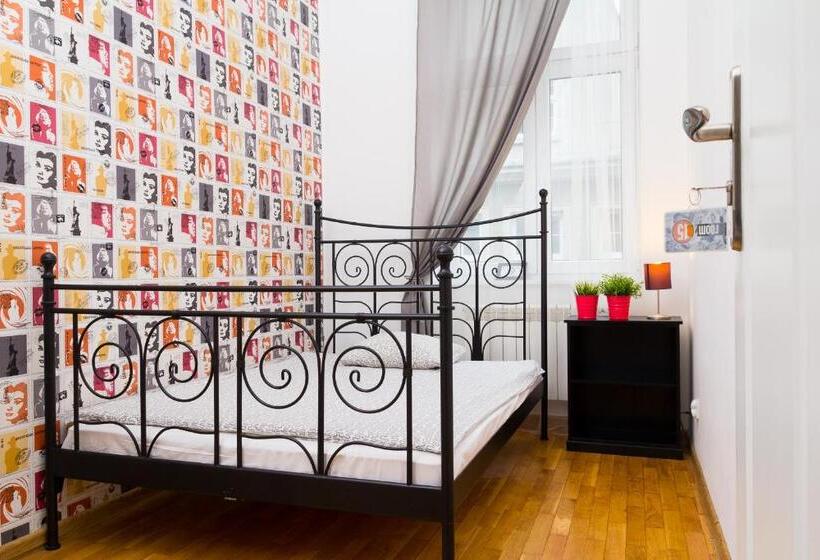 스탠다드 룸 공동 욕실, Retro Hostel