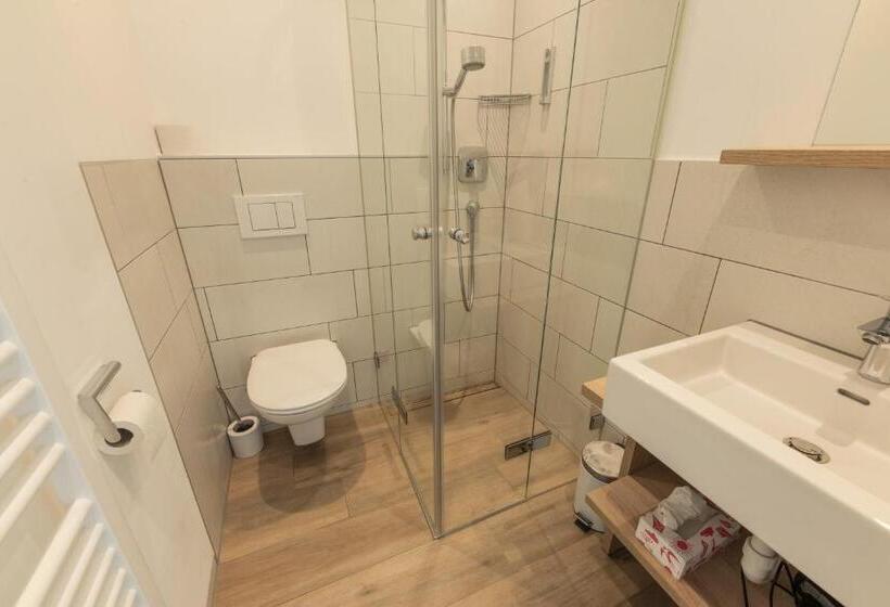 バルコニー付きスタンダードトリプルルーム, Pension Rainer