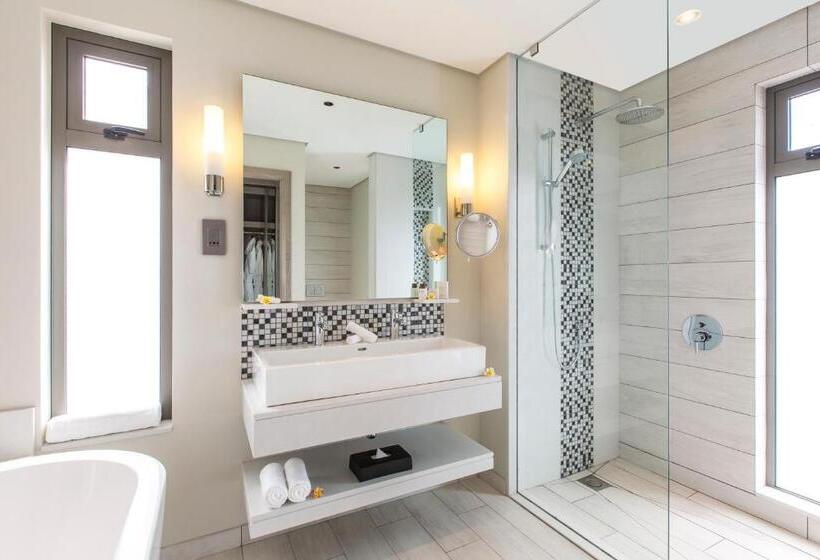 Junior Suite cu Priveliște spre Gradină, Anahita Golf & Spa Resort