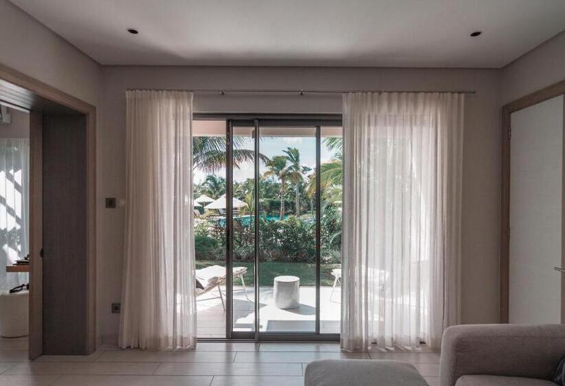 Junior Suite cu Priveliște spre Gradină, Anahita Golf & Spa Resort