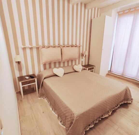 חדר סטנדרט עם מרפסת, B&b La Maison Del Borgo Antico