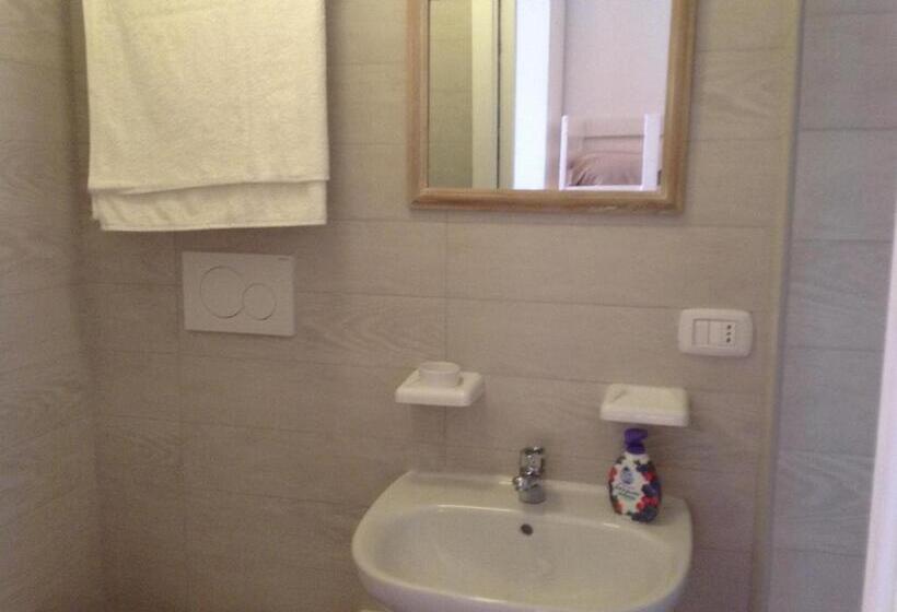 חדר סטנדרט עם מרפסת, B&b La Maison Del Borgo Antico