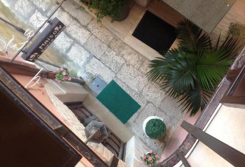 חדר סטנדרט עם מרפסת, B&b La Maison Del Borgo Antico