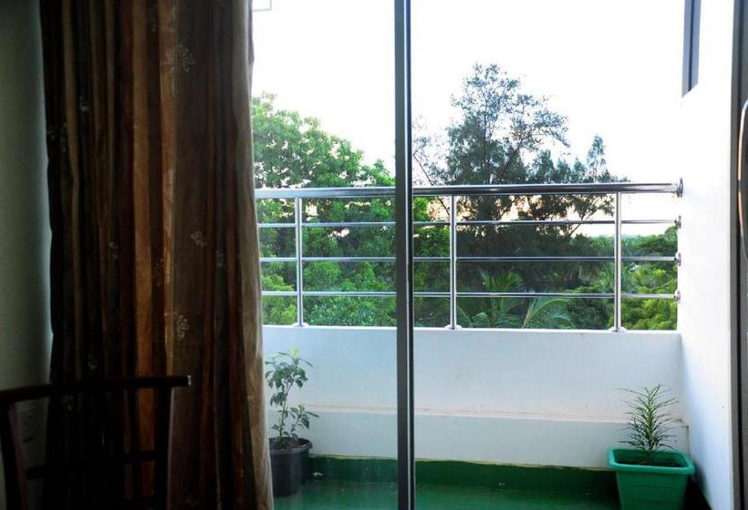 غرفة قياسية مزوَّدة بشُرفة, Sacred City Tourist Resort