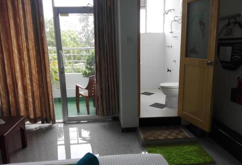 غرفة قياسية مزوَّدة بشُرفة, Sacred City Tourist Resort