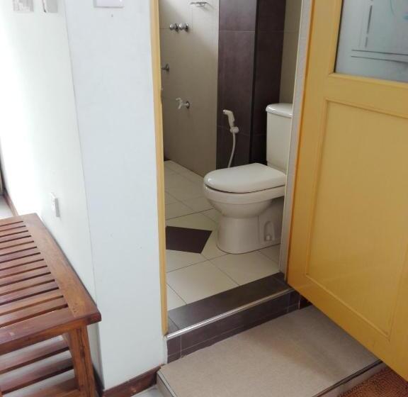 غرفة قياسية ثلاثية, Sacred City Tourist Resort