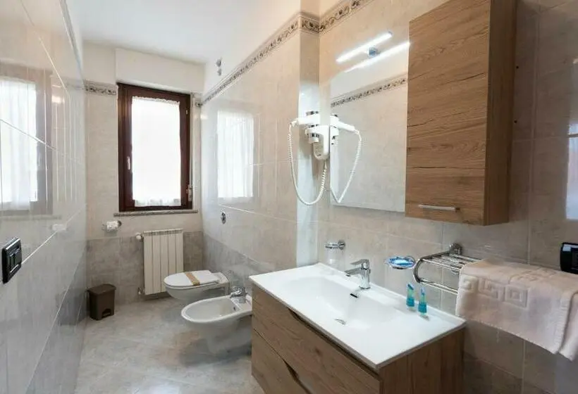 Standard Yhden Hengen Huone Parveke, D Atri