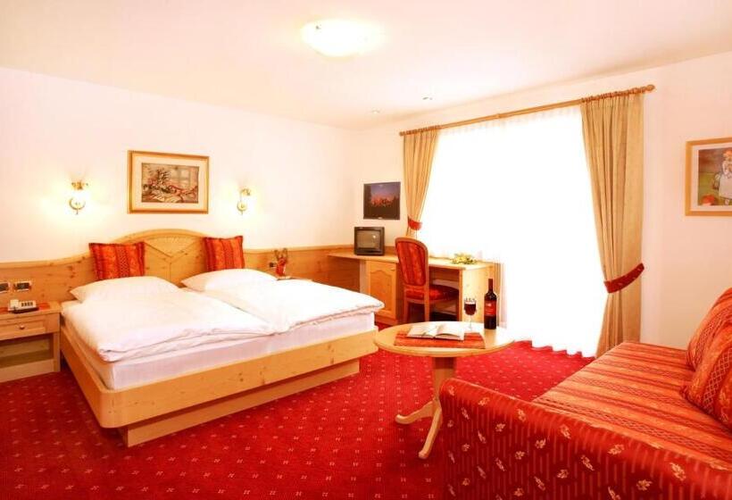 标准三人间, Garni La Majon