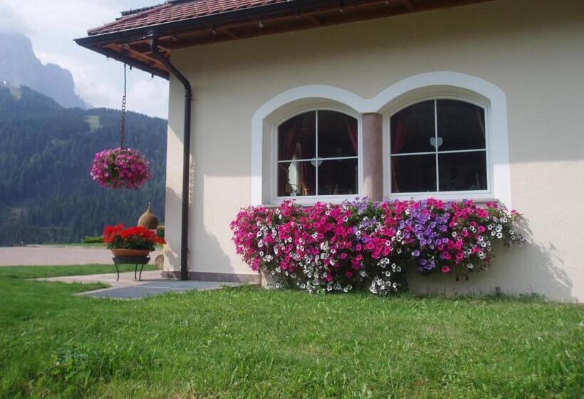 家庭间, Garni La Majon