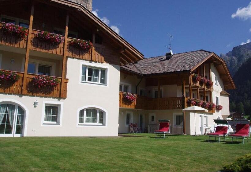 标准间, Garni La Majon