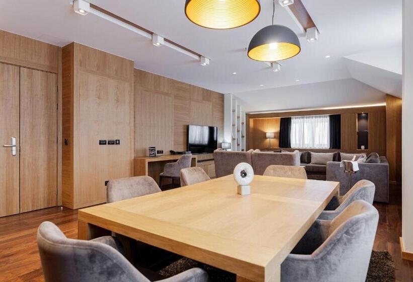 سوییت جونیور, Grand Kopaonik