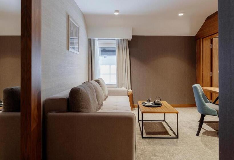 اتاق خانوادگی, Grand Kopaonik