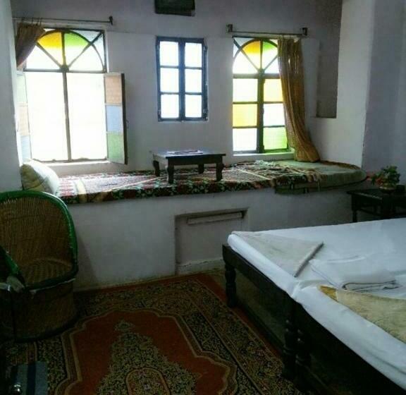 스탠다드 룸 호수 전망, Haveli Uma Megh Tourist Guest House