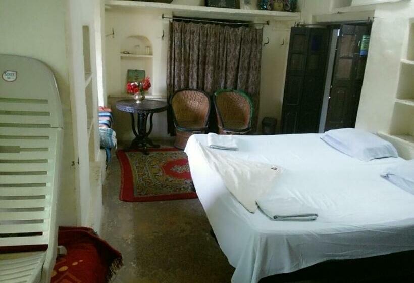 스탠다드 룸 호수 전망, Haveli Uma Megh Tourist Guest House