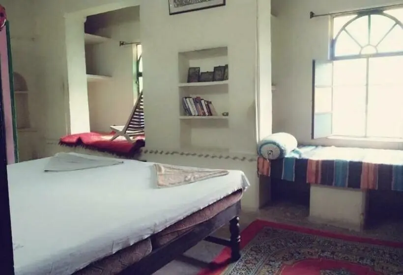 レイクビュースタンダードルーム, Haveli Uma Megh Tourist Guest House