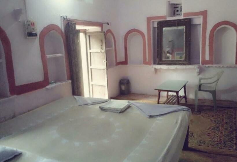 스탠다드 룸 가든 전망, Haveli Uma Megh Tourist Guest House