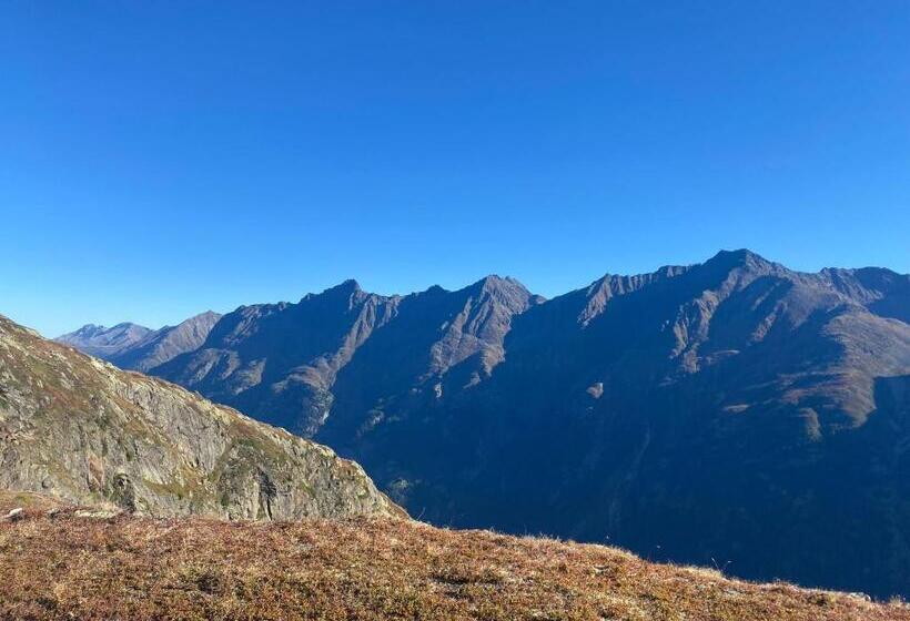 آپارتمان 1 خوابه با بالکن, Haus Montjola