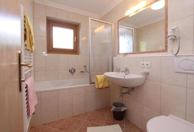 Апартаменты 1 Спальня с Балконом, Haus Montjola