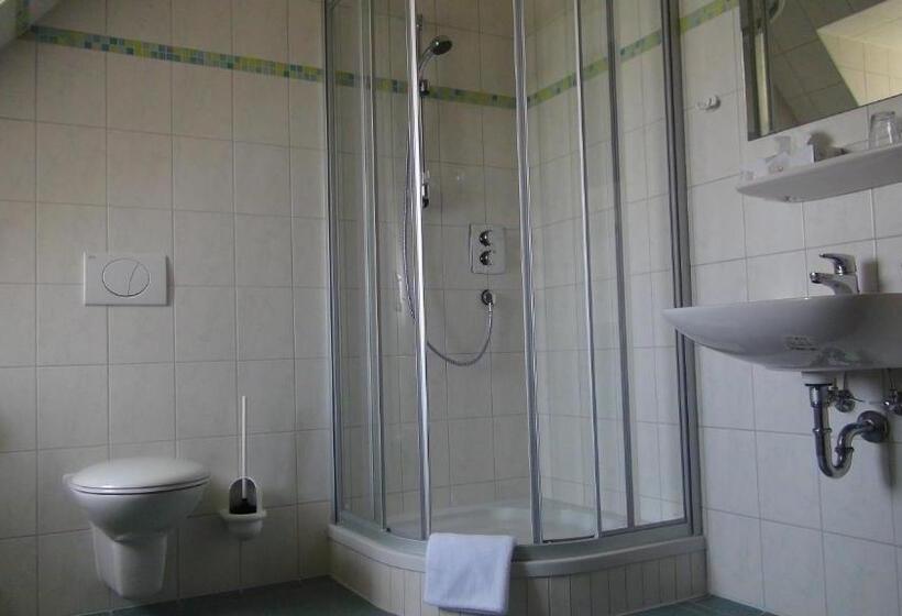 스탠다드 룸, Altes Salzamt