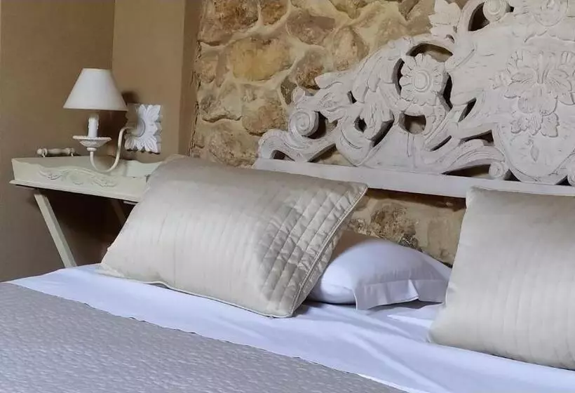 Perhehuone, Chiusa Di Carlo Agriturismo