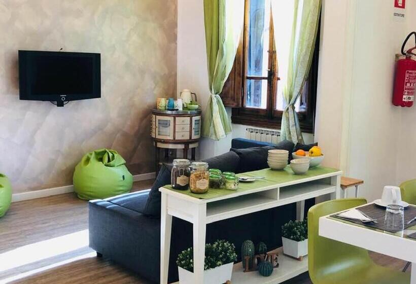 اتاق استاندارد سه نفره, B&b Leopoldo