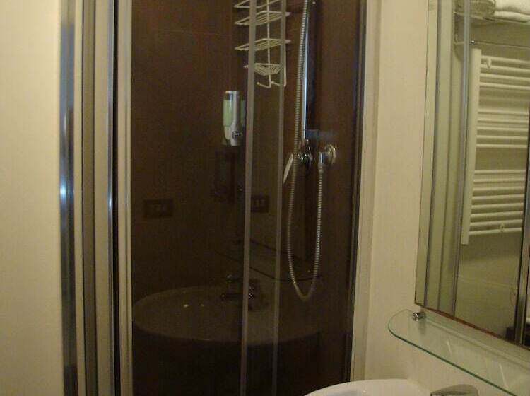 اتاق استاندارد سه نفره, B&b Leopoldo