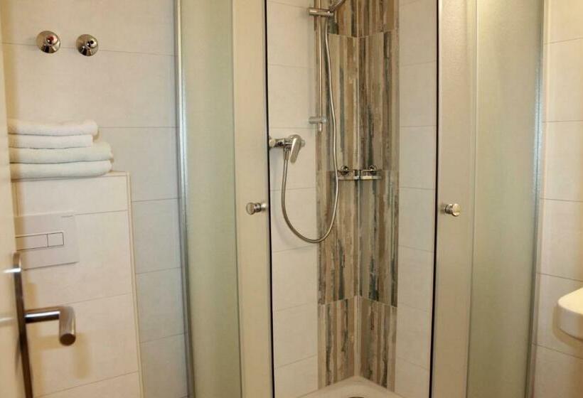 スタンダードシングルルーム, Carolaruh