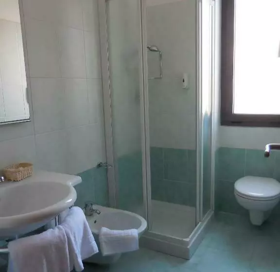 اتاق استاندارد, Elvia