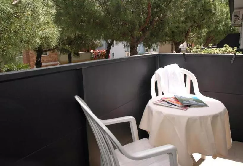 اتاق استاندارد یک نفره, Elvia