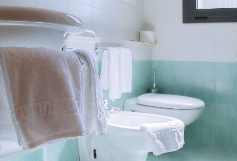 高级家庭房间, Elvia