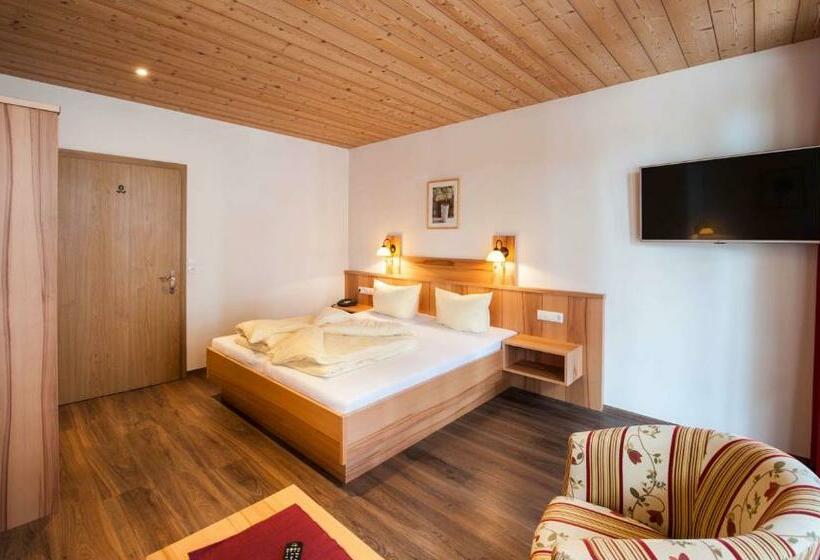 带1个卧室的带阳台的公寓, Rustika   Appartements & Spa