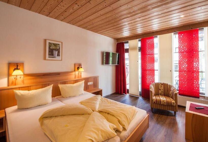 带1个卧室的带阳台的公寓, Rustika   Appartements & Spa