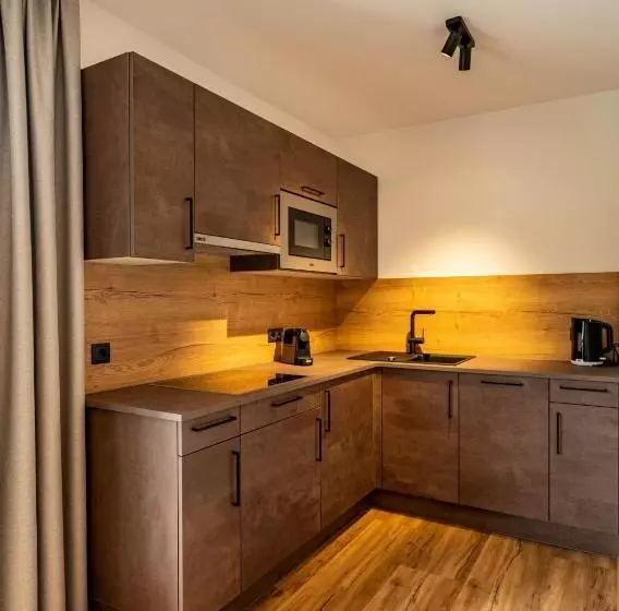 Huoneisto 1 Makuuhuone Parveke, Rustika   Appartements & Spa