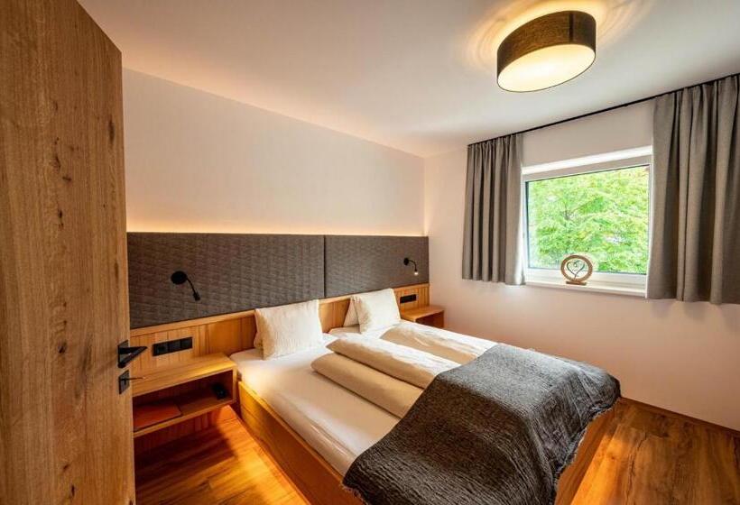 带1个卧室的带阳台的公寓, Rustika   Appartements & Spa