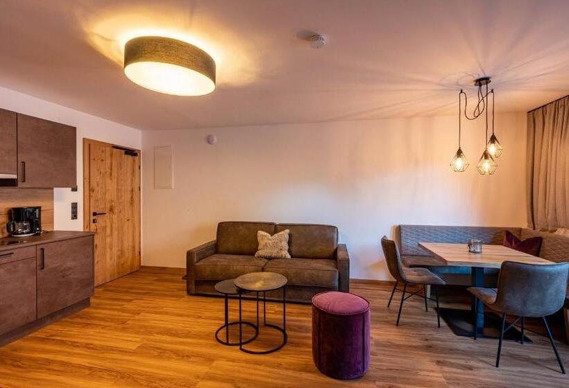 带1个卧室的带阳台的公寓, Rustika   Appartements & Spa