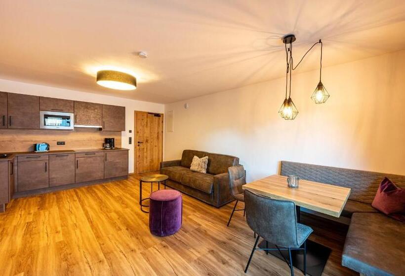 带1个卧室的带阳台的公寓, Rustika   Appartements & Spa