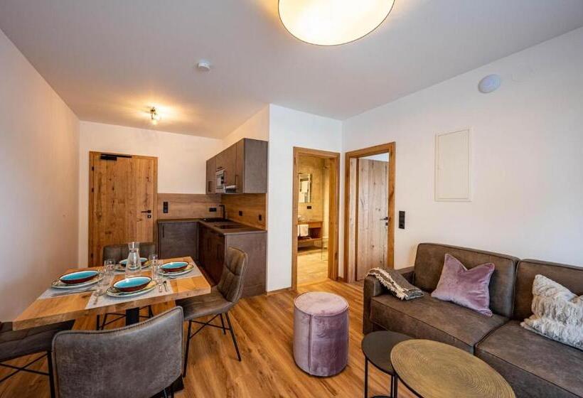 带1个卧室的带阳台的公寓, Rustika   Appartements & Spa