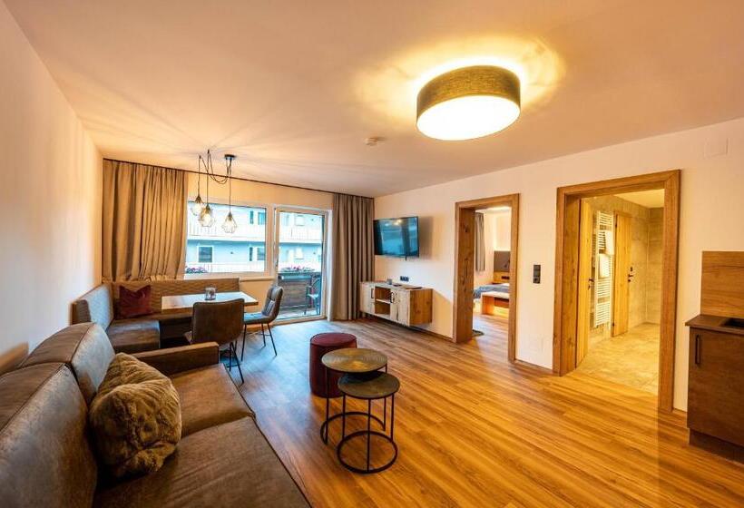 带1个卧室的带阳台的公寓, Rustika   Appartements & Spa