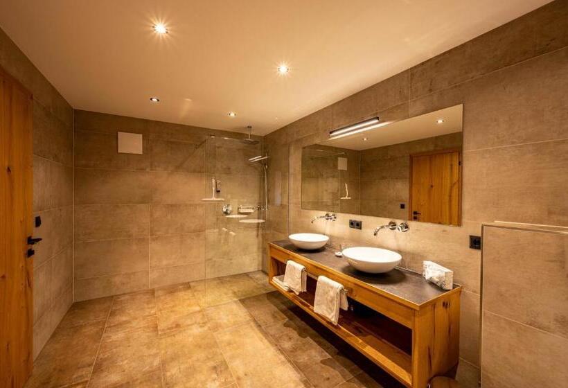 带1个卧室的带阳台的公寓, Rustika   Appartements & Spa