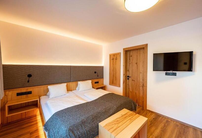 带1个卧室的带阳台的公寓, Rustika   Appartements & Spa