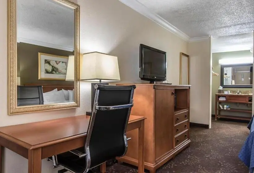 身障者適用クイーンサイズベッドルーム, Quality Inn Morgan City